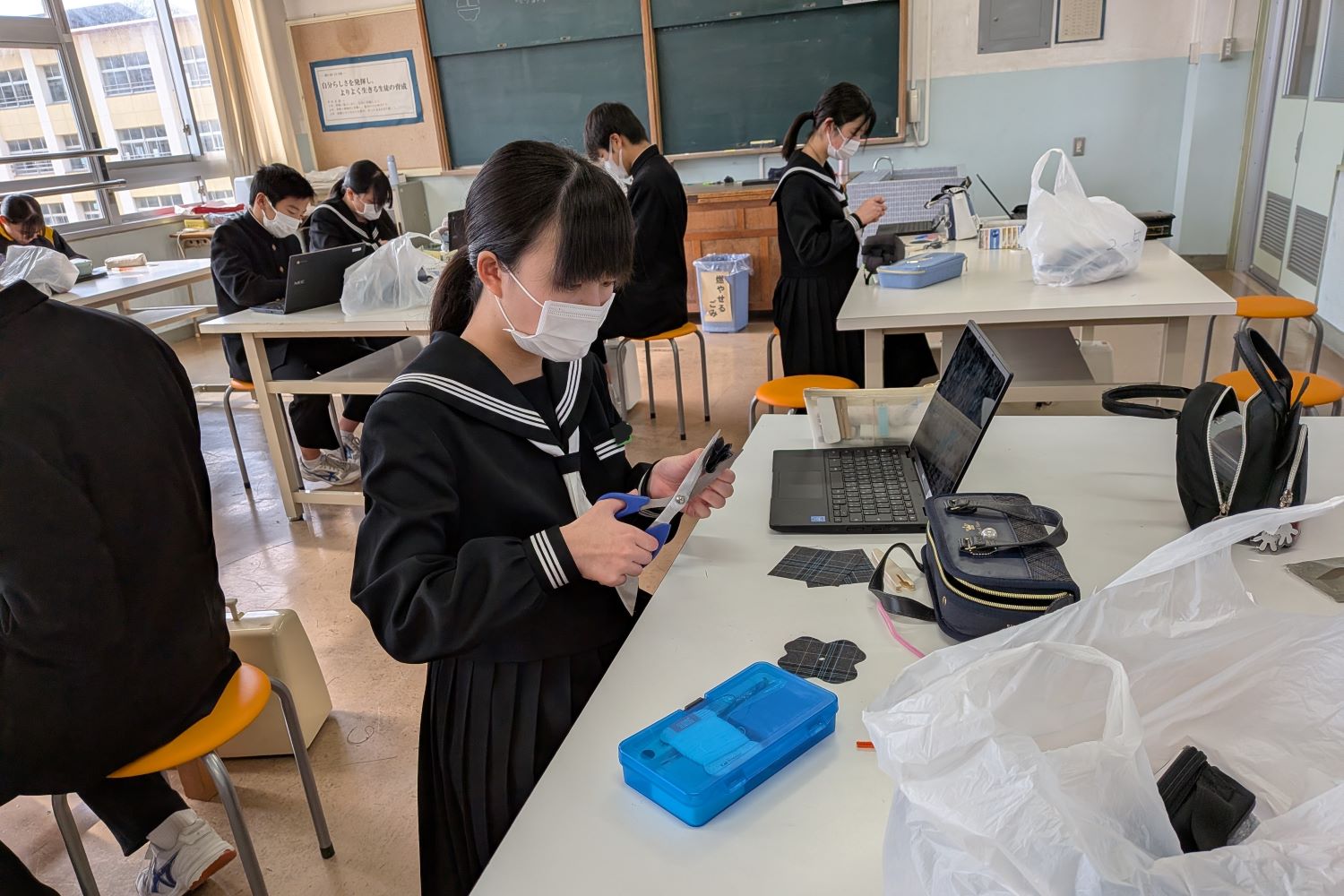 05 今治市立西中学校.jpg