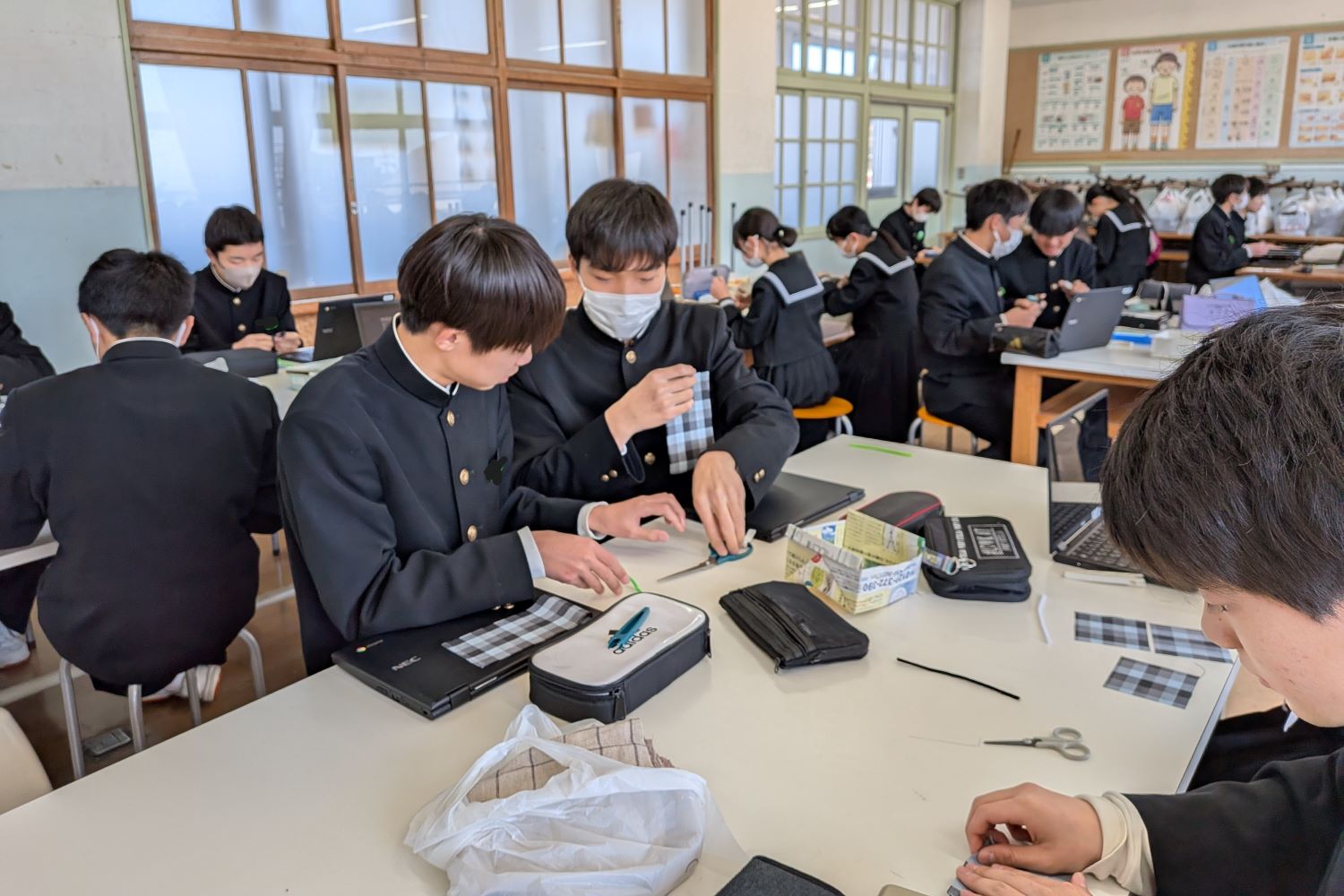 04 今治市立西中学校.jpg