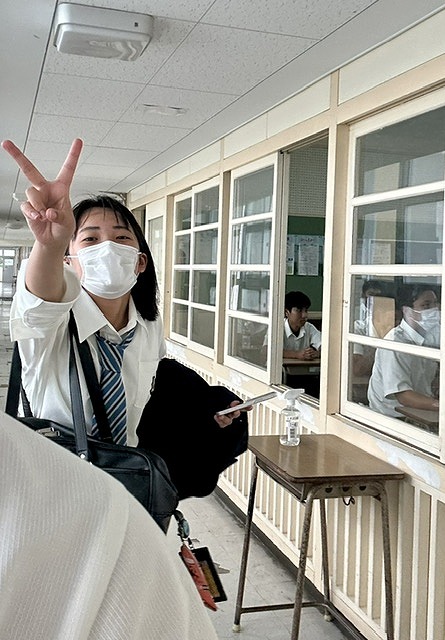 美来工科高等学校(沖縄県) データ KANKO 学校制服フォトライブラリー