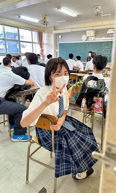 美来工科高等学校(沖縄県) データ KANKO 学校制服フォトライブラリー