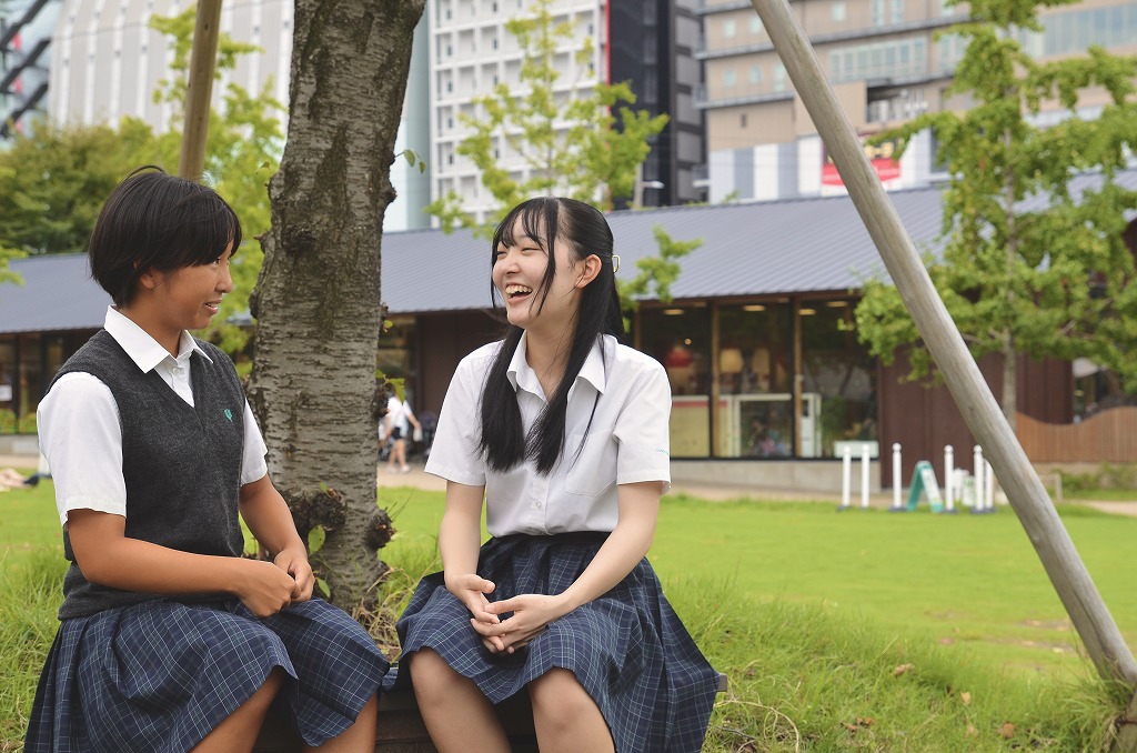 大阪学芸高等学校(大阪府) データ KANKO 学校制服フォトライブラリー